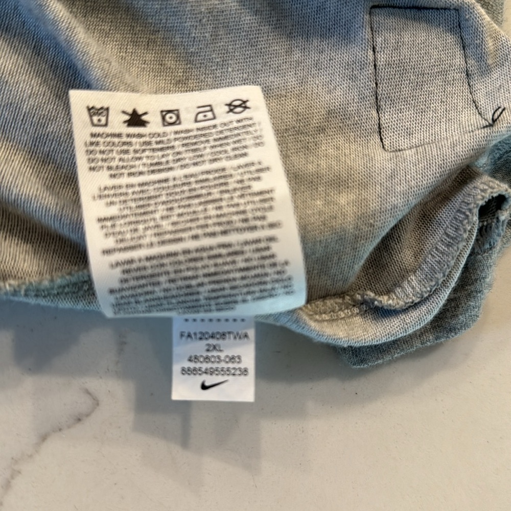 Nike Basic Tee - image 3